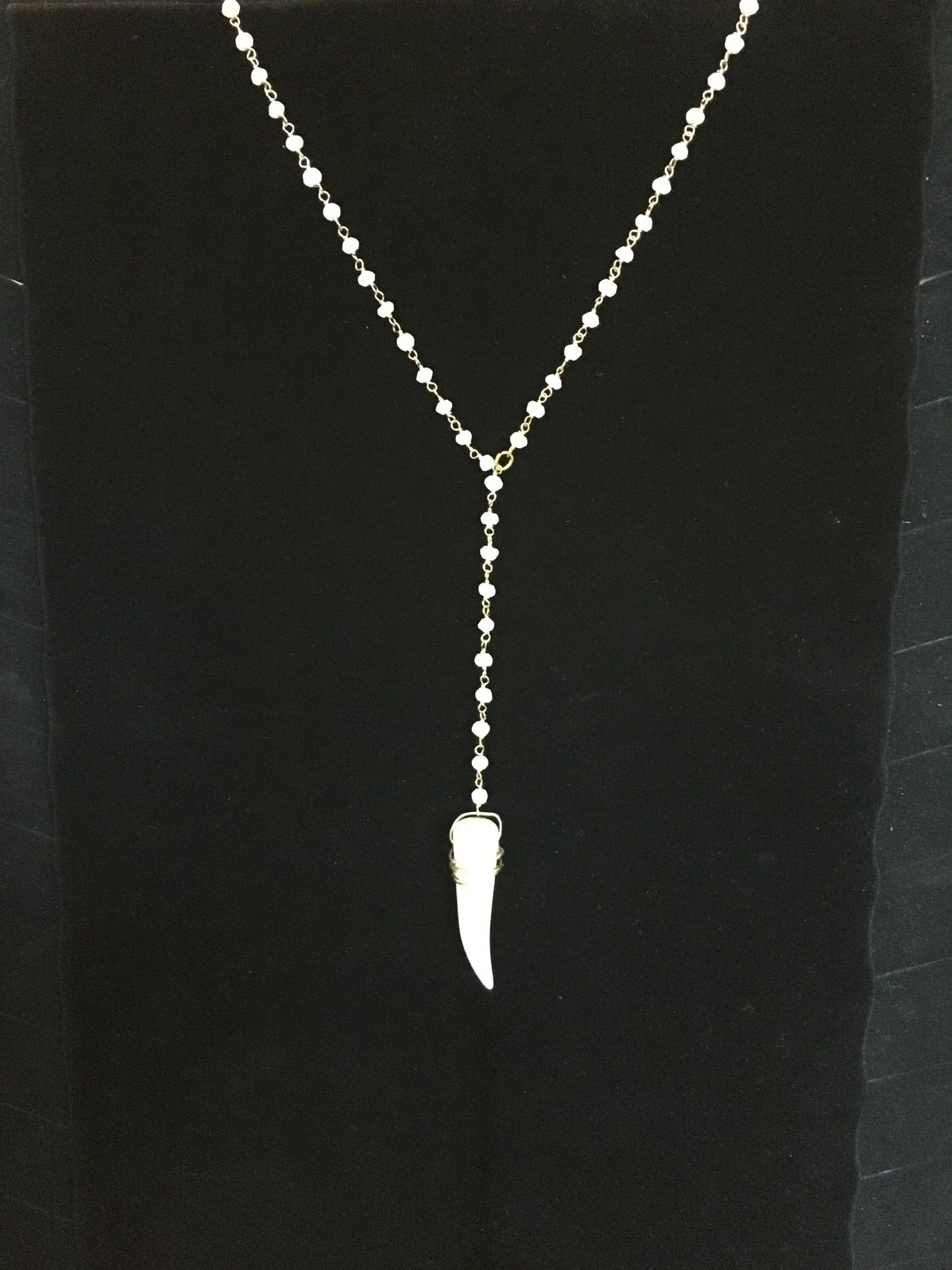 white howlite lariat necklace